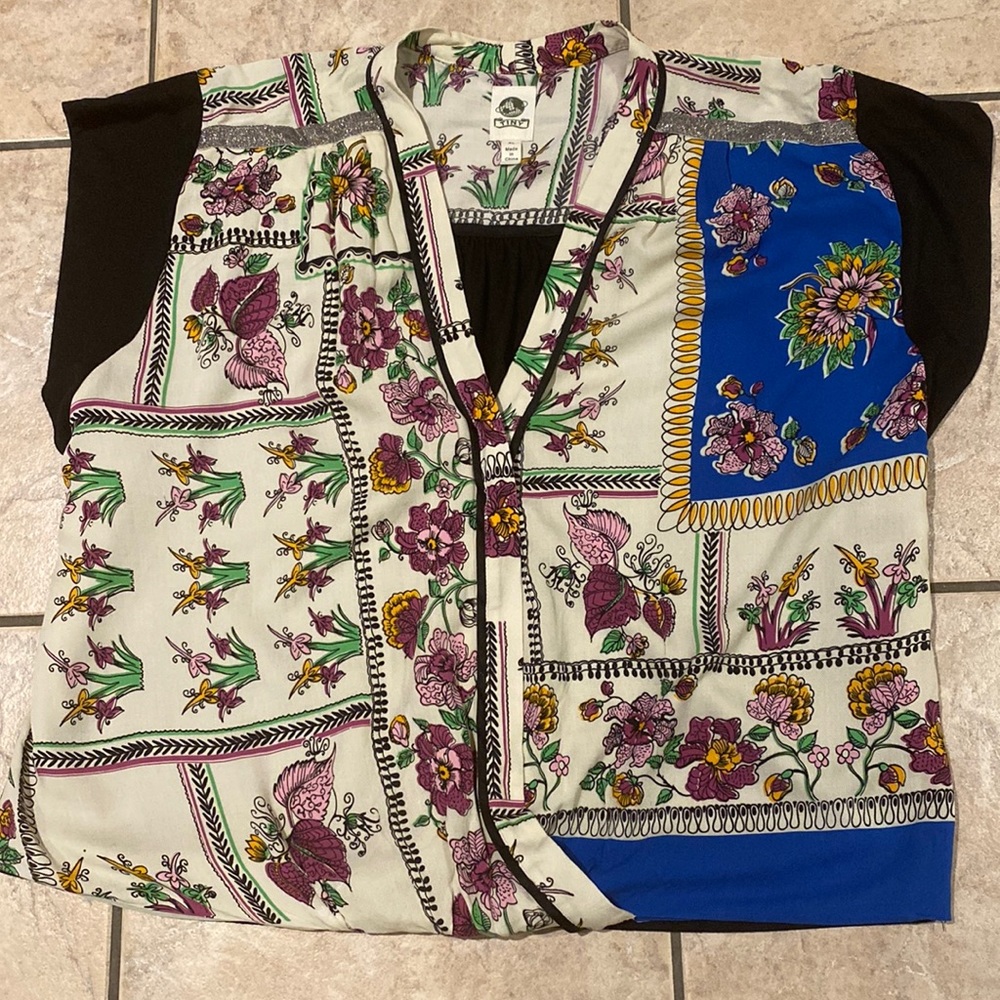 Tiny by Anthropologie colorful top size XL